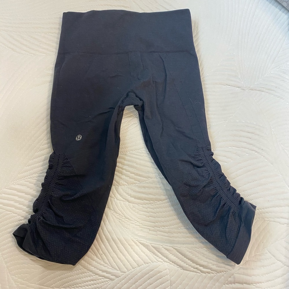 LULULEMON In the Flow Crop II